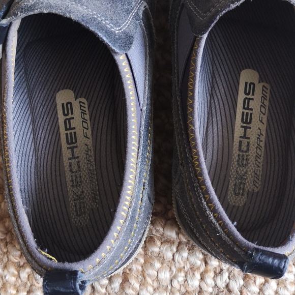 Skechers leather slip-ons - Picture 7 of 10